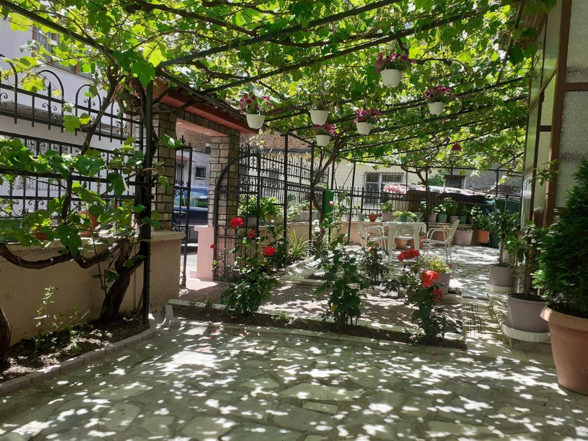 Vila Spaho Korce Exterior foto